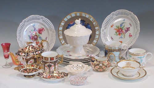 Lot 72 - A Royal Crown Derby Imari pattern tea pot,...