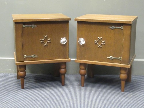 Lot 415 - A pair bedside table with turned front legs on...