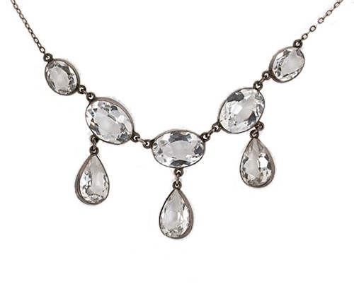 Lot 79 - An Edwardian centrepiece necklace