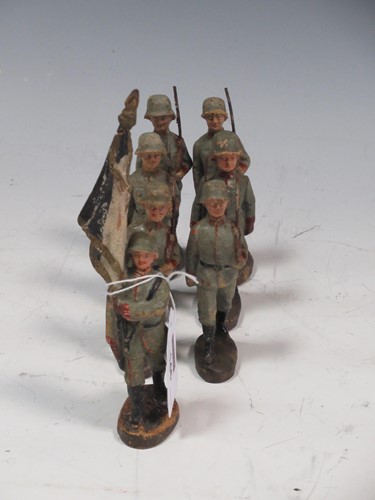 Lot 146 - Elastolin German model soldiers: a standard...