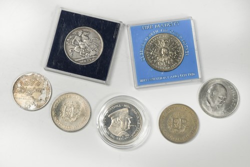 Lot 21 - Group of mainly modern coins, including some...