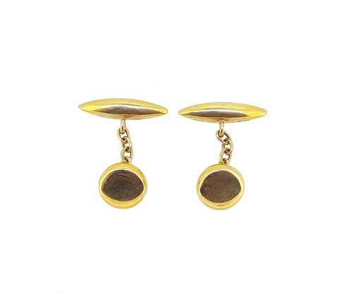 Lot 140 - A pair of early 20th century cufflinks