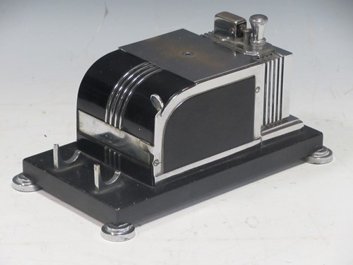 Lot 72 - A Ronson cigarette dispenser