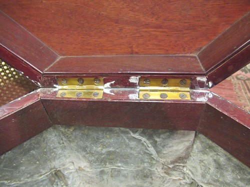 Lot 284 - A George III mahogany brass bound cellarette