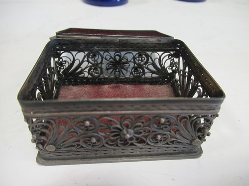 Lot 31 - Four Halcyon Days enamel boxes, 2 others,...