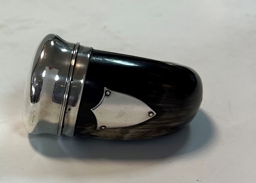 Lot 401 - A trio of silver mounted ram's horn snuff mulls