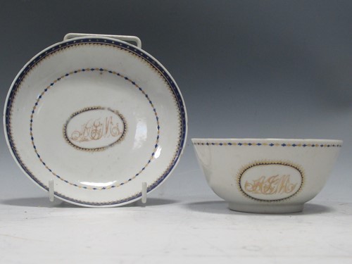 Lot 36 - An 18th century Chinese export bowl and stand,...