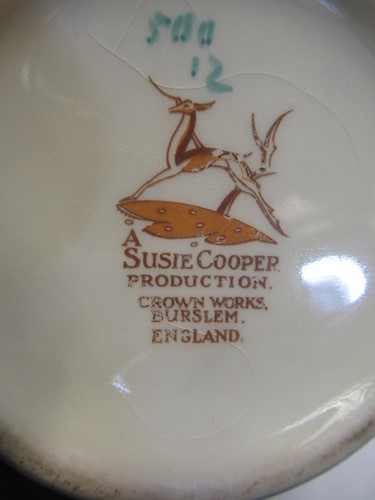 Lot 16 - A collection of Susie Cooper wares to include...