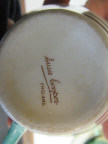 Lot 16 - A collection of Susie Cooper wares to include...