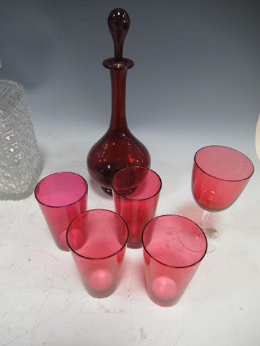 Lot 24 - A collection of glassware to include, a cut...