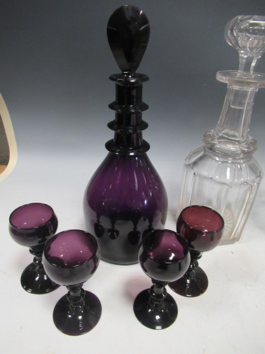 Lot 24 - A collection of glassware to include, a cut...