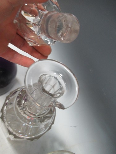 Lot 24 - A collection of glassware to include, a cut...