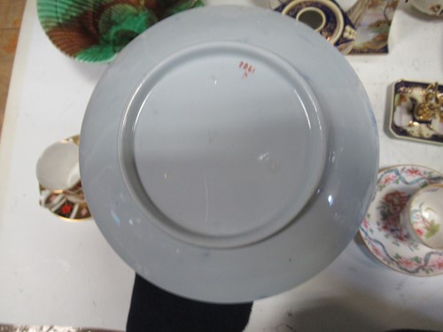 Lot 20 - Collection of decorative china and glass...