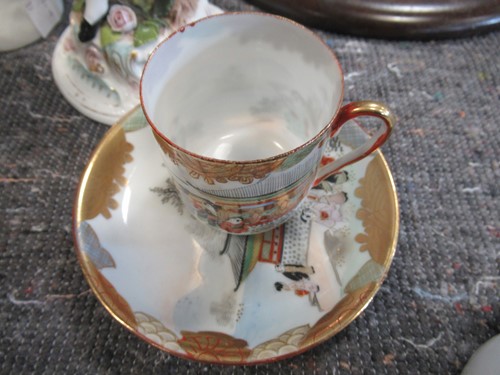 Lot 20 - Collection of decorative china and glass...