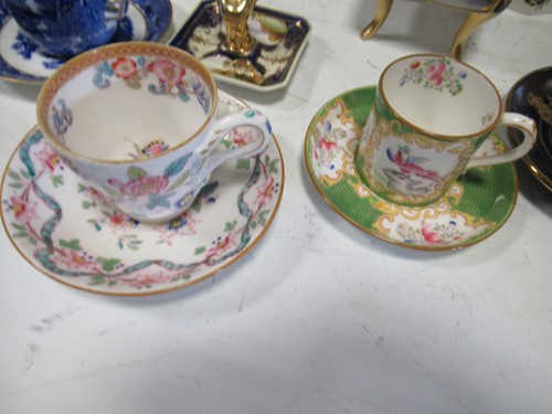 Lot 20 - Collection of decorative china and glass...