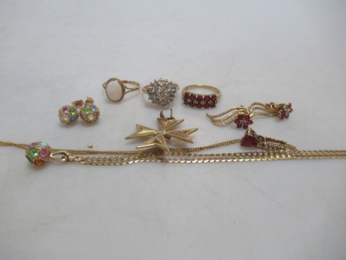 Lot 166 - A group of jewellery to include a hallmarked...