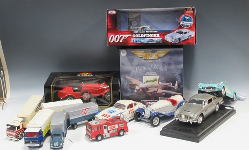 Lot 91 - A large collection of Matchbox, Burago, Dinky...