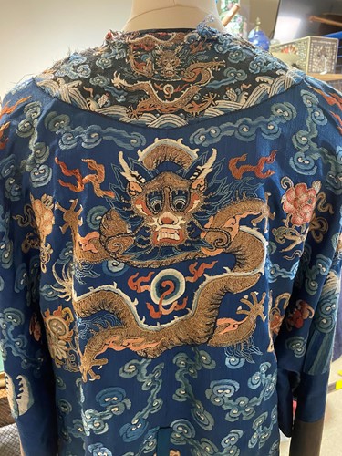 Lot 62 - A Chinese Kesi dragon robe, late Qing Dynasty