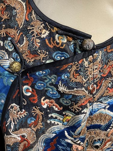 Lot 62 - A Chinese Kesi dragon robe, late Qing Dynasty