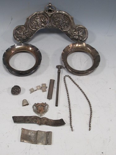 Lot 182A - A small bag of silver oddments