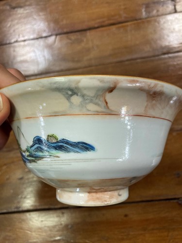Lot 18 - A Chinese faux bois/marble porcelain bowl