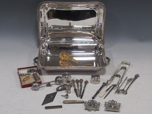 Lot 189 - A pair of silver buckles, early 19th century;...