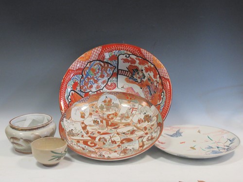 Lot 102 - A Japanese Kutani basin (rubbed), a Kutani...