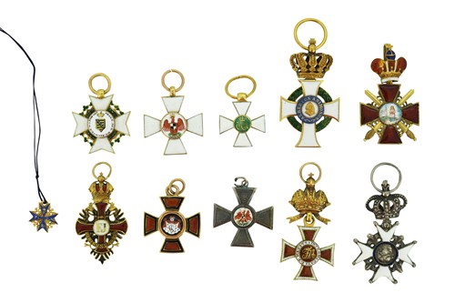 Lot 403 - Miniature world chivalric and heraldic orders