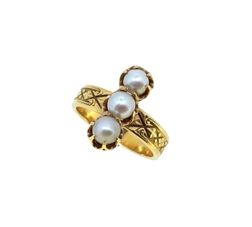 Lot 51 - A pearl ring