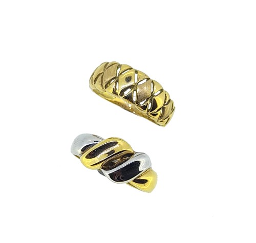 Lot 139 - Two dress rings