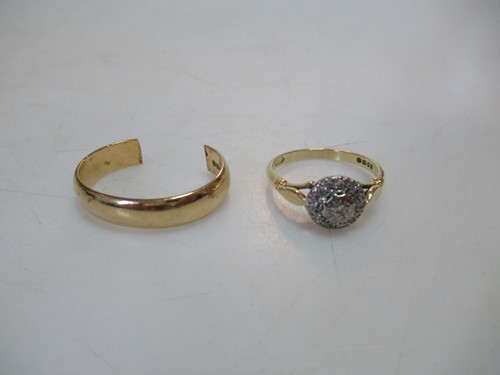 Lot 154 - A hallmarked 18ct gold wedding band, together...