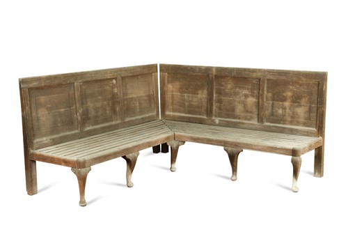 Lot 372 - An oak panelled country house corner seat