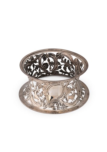 Lot 539 - Dublin - A late 19th century silver dish ring