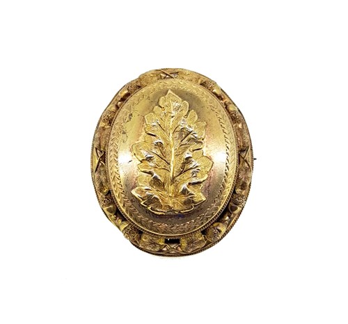 Lot 30 - A Victorian memorial brooch
