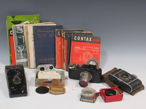 Lot 58 - Leica camera, Ernst Leitz Wetzlar, No. 75750,...