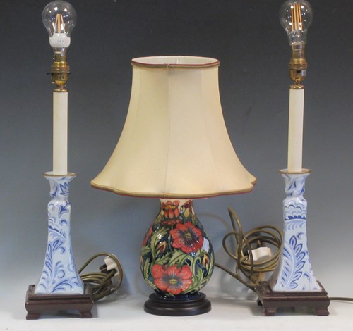 Lot 26 - A mid-20th century Moorcroft table lamp...