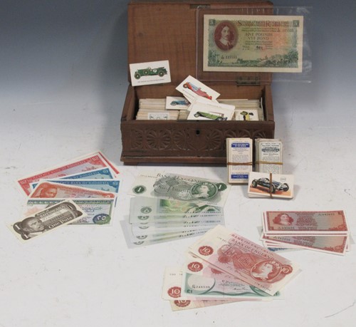 Lot 160 - A collection of circa mid 20th century world...