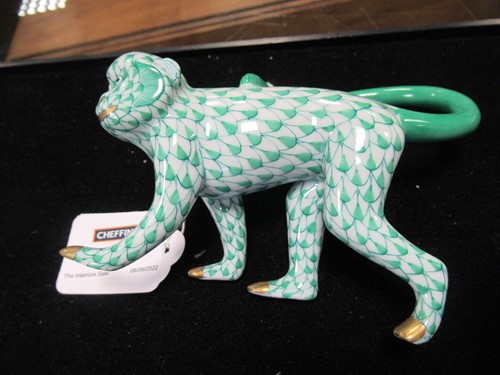 Lot 50 - Herend green fishnet walking monkey no.15391,...
