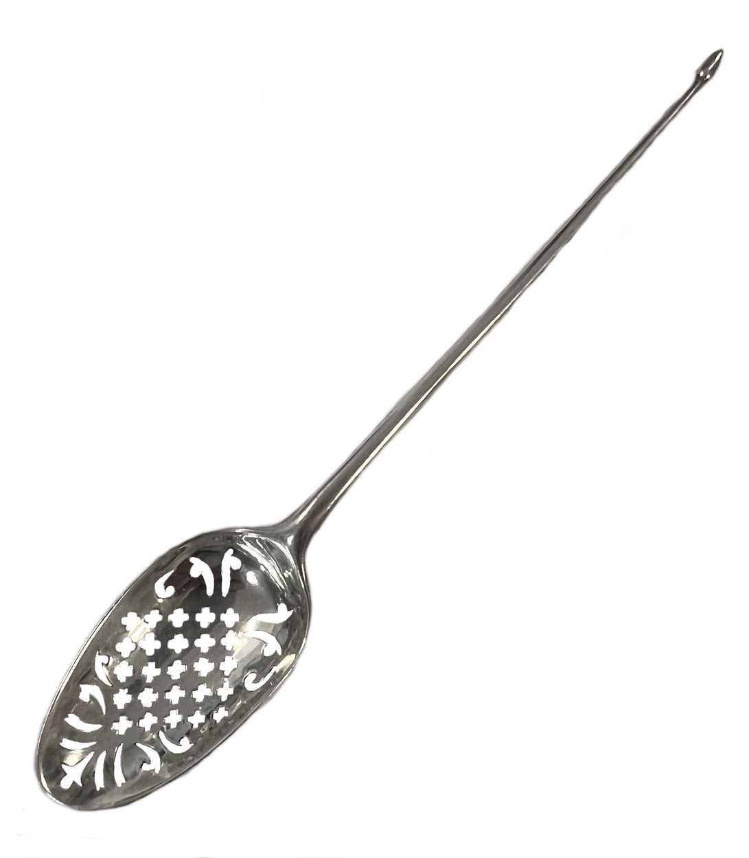 Lot 411 - An 18th century silver mote spoon