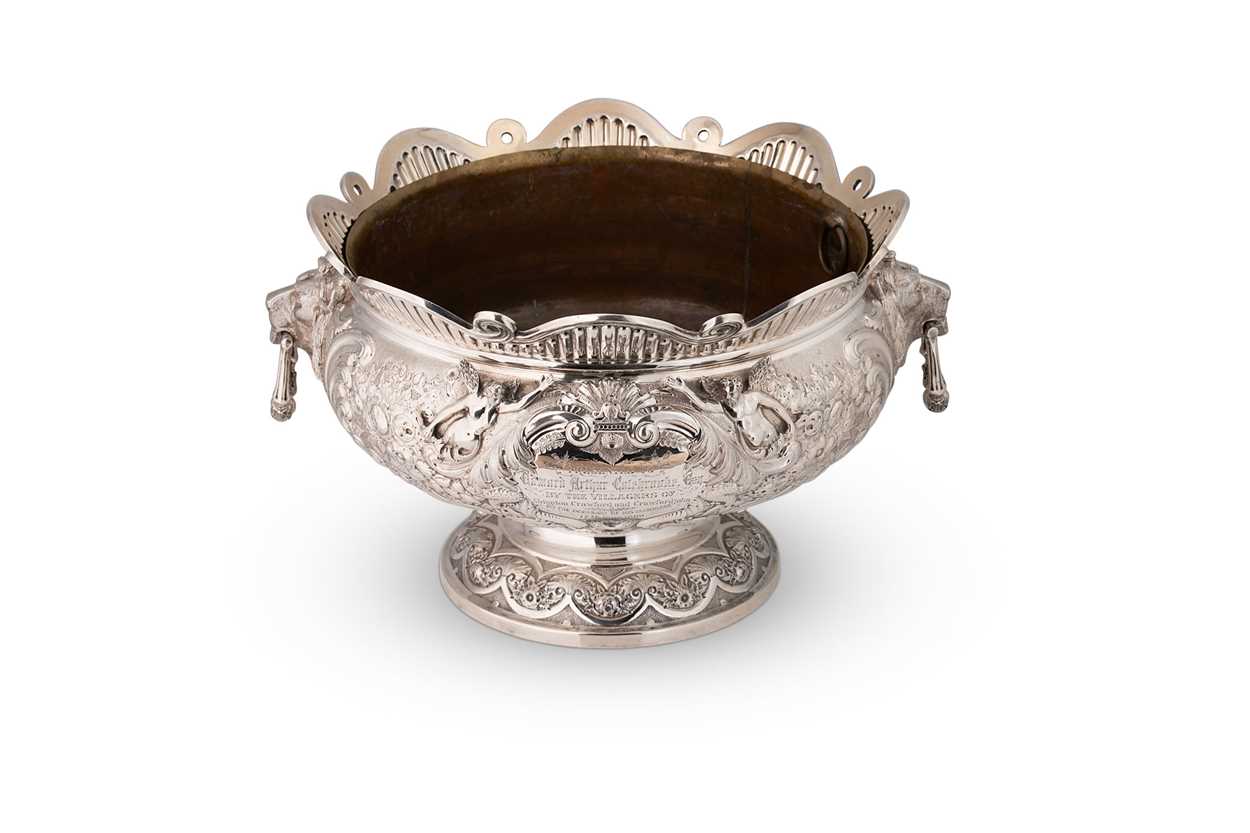 Lot 498 - A Victorian silver punchbowl