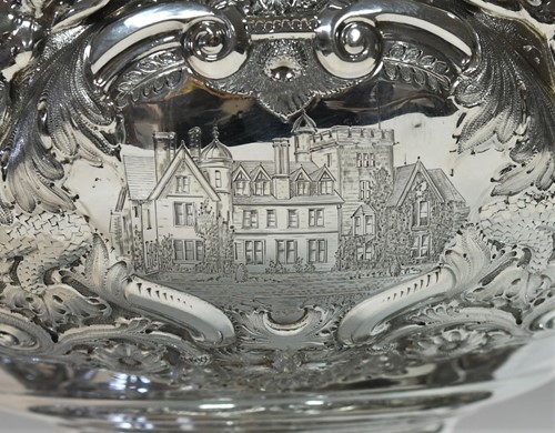 Lot 498 - A Victorian silver punchbowl