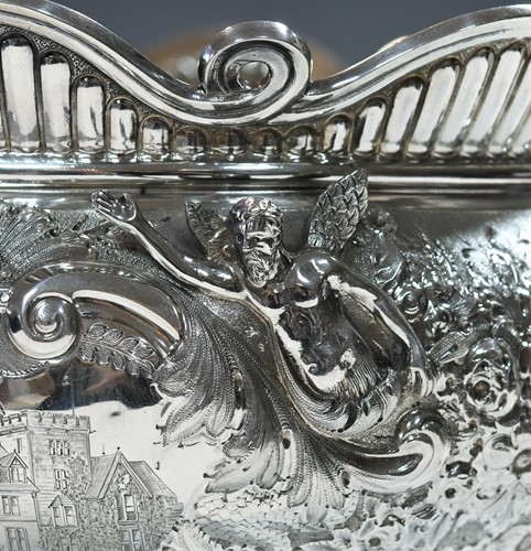 Lot 498 - A Victorian silver punchbowl