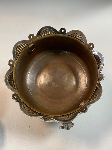 Lot 498 - A Victorian silver punchbowl