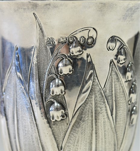 Lot 489 - A Victorian silver wine goblet