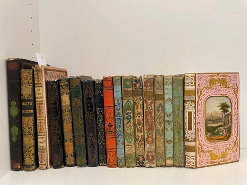 Lot 286 - Victorian poetry, 30 illustrated vols. in...