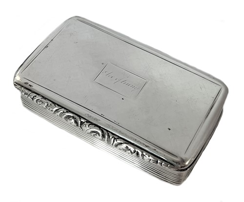 Lot 376 - A William IV silver snuffbox, mark of Joseph Willmore