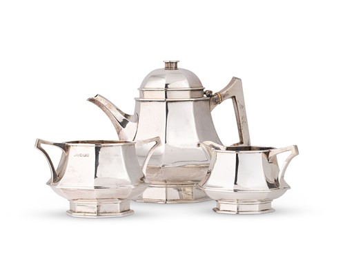 Lot 523 - A George V silver 3-piece tea set