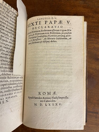 Lot 63 - Brutum Fulmen Papae Sixti V adversus Henricum...