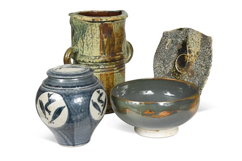 Lot 81 - A small collection of studio ceramics