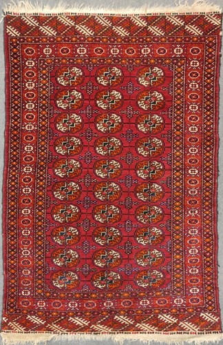Lot 14 - A 20th century Tekke Turkman rug 148 x 100cm